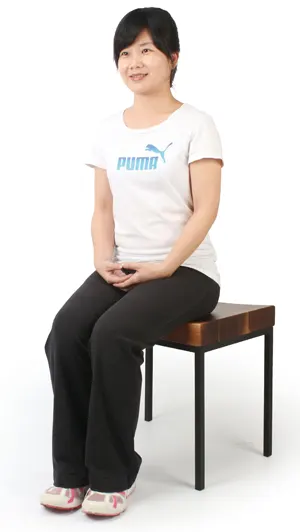 做靜坐木椅靜坐